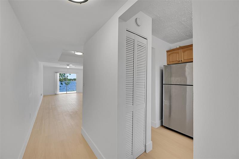 Image 20 of 22 For 4122 61st Ave  8