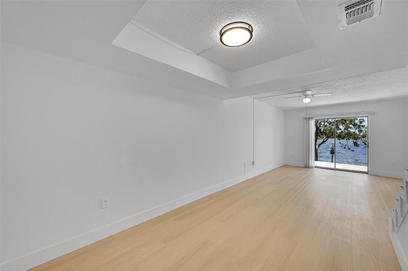 Image 6 of 22 For 4122 61st Ave  8