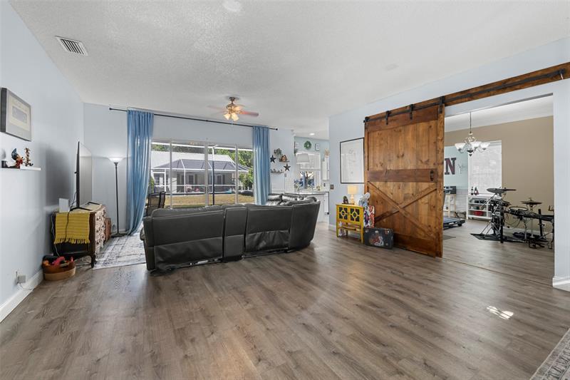 Image 13 of 37 For 5012 45th Ave
