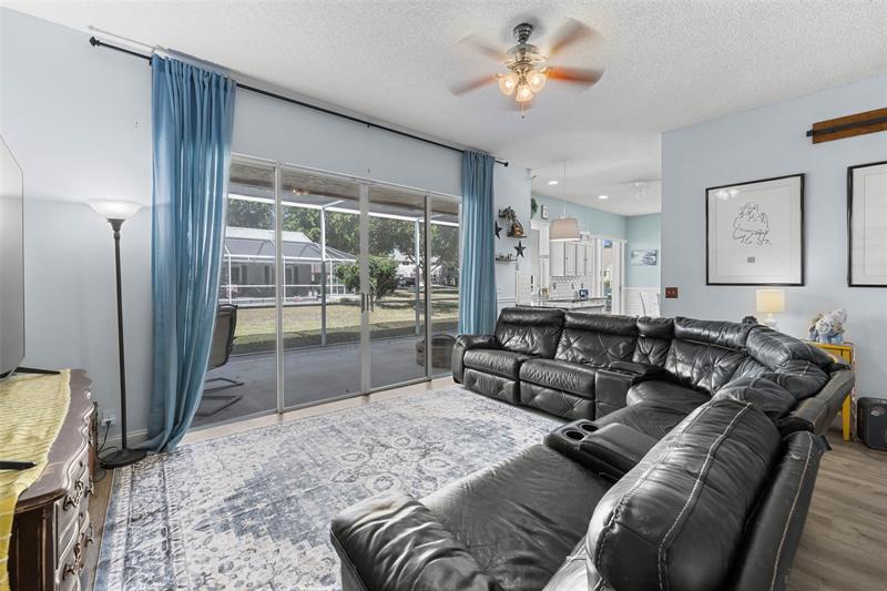 Image 14 of 37 For 5012 45th Ave