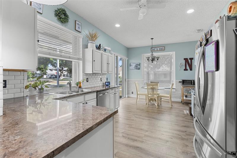 Image 18 of 37 For 5012 45th Ave
