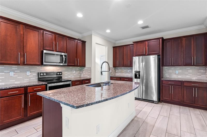 Image 3 of 36 For 4401 Large Leaf Ln