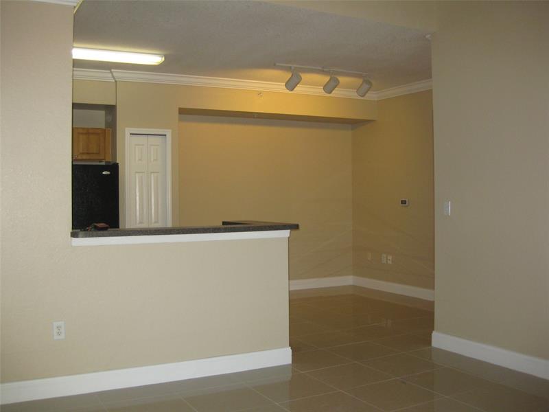 Image 5 of 11 For 15015 Michelangelo Blvd  201