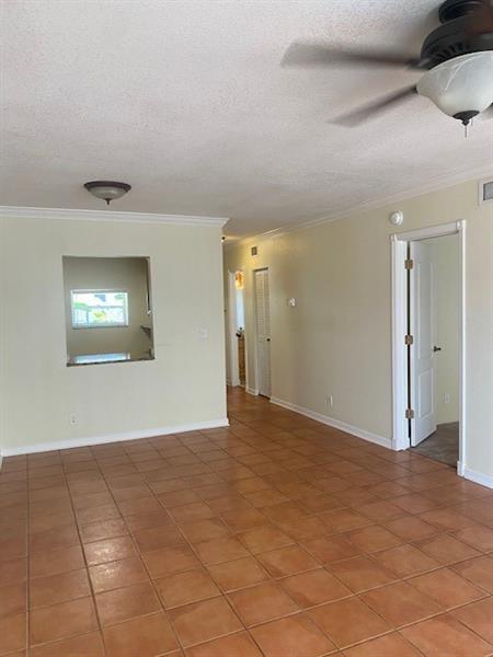 Image 11 of 20 For 2201 9th St  105