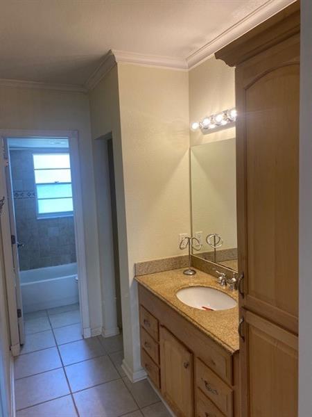 Image 15 of 20 For 2201 9th St  105
