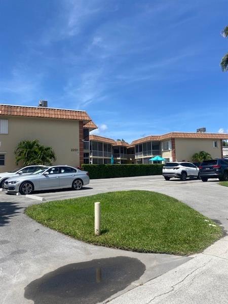 Image 2 of 20 For 2201 9th St  105