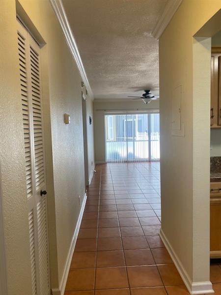 Image 5 of 20 For 2201 9th St  105