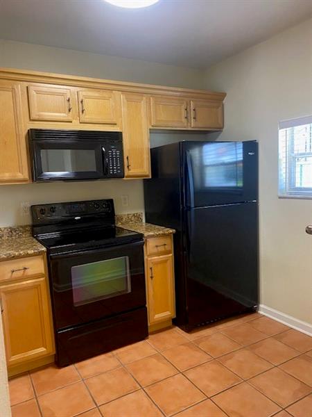 Image 7 of 20 For 2201 9th St  105