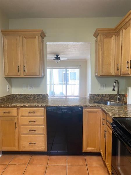 Image 8 of 20 For 2201 9th St  105
