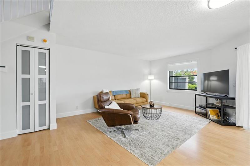 Image 11 of 33 For 511 36th Ave