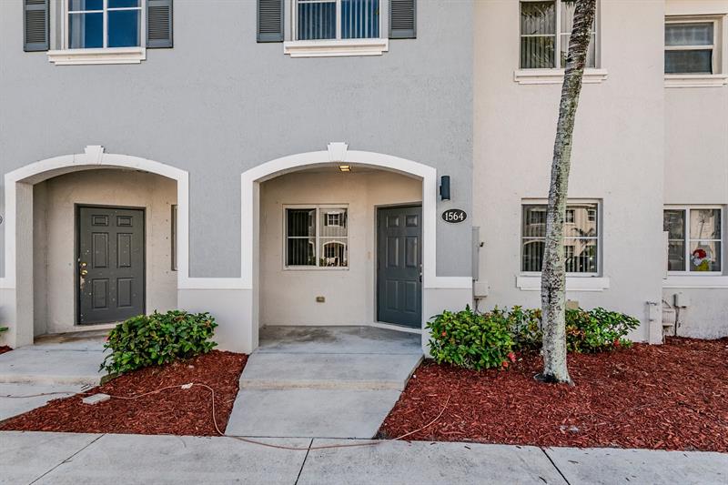 Image 2 of 28 For 1564 31st Ct