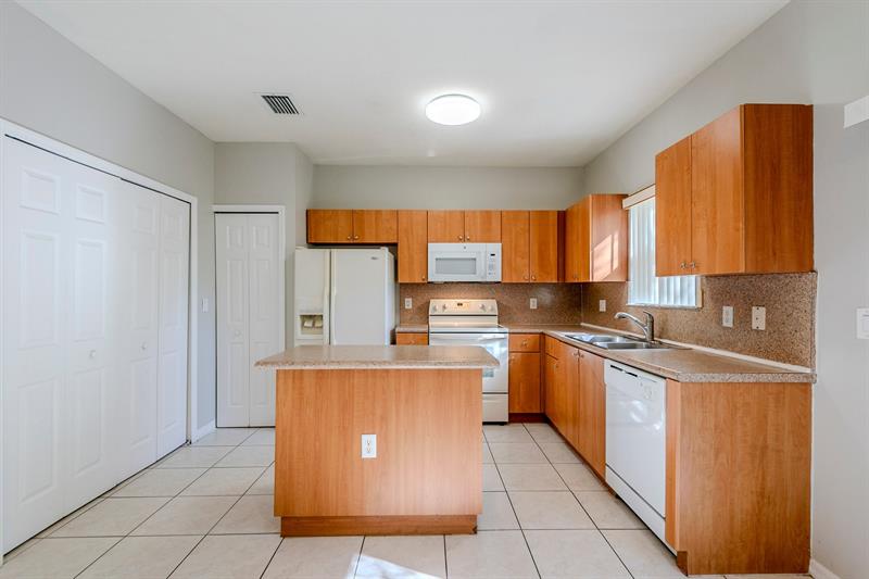Image 3 of 28 For 1564 31st Ct