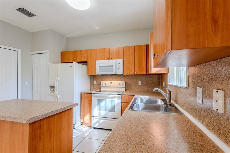 Image 4 of 28 For 1564 31st Ct