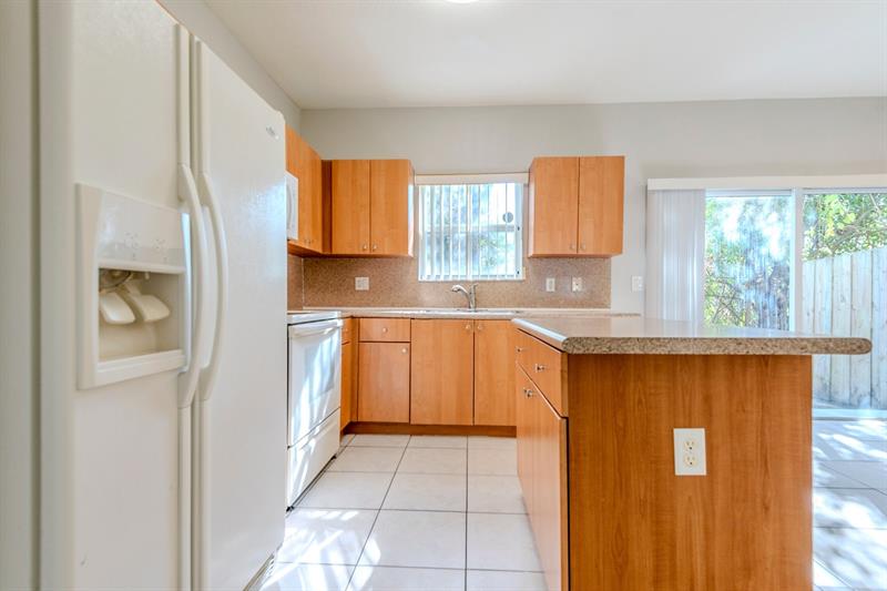 Image 6 of 28 For 1564 31st Ct