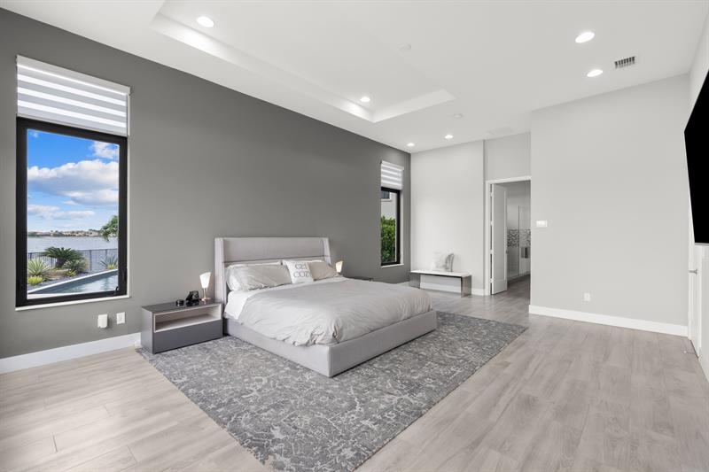 Image 21 of 74 For 8691 Waterview Ter
