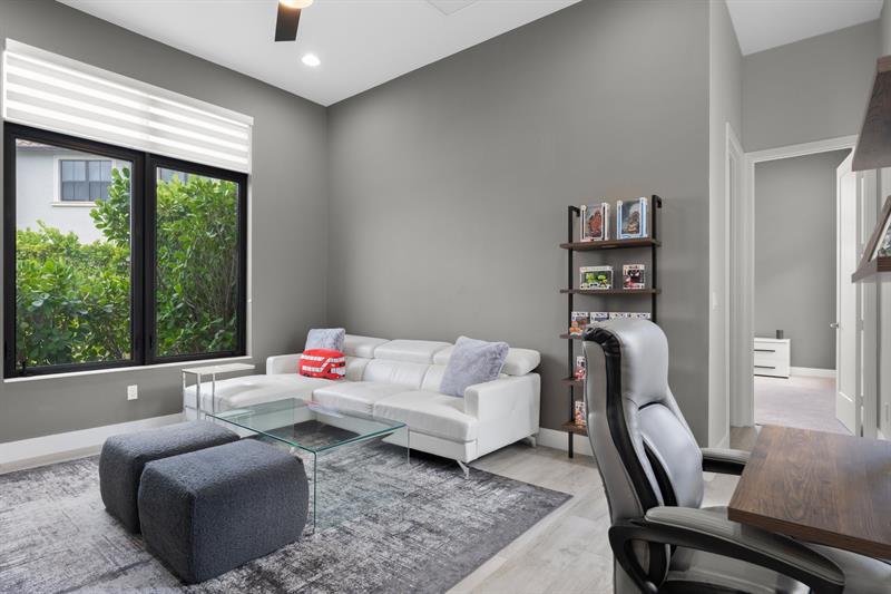 Image 27 of 74 For 8691 Waterview Ter