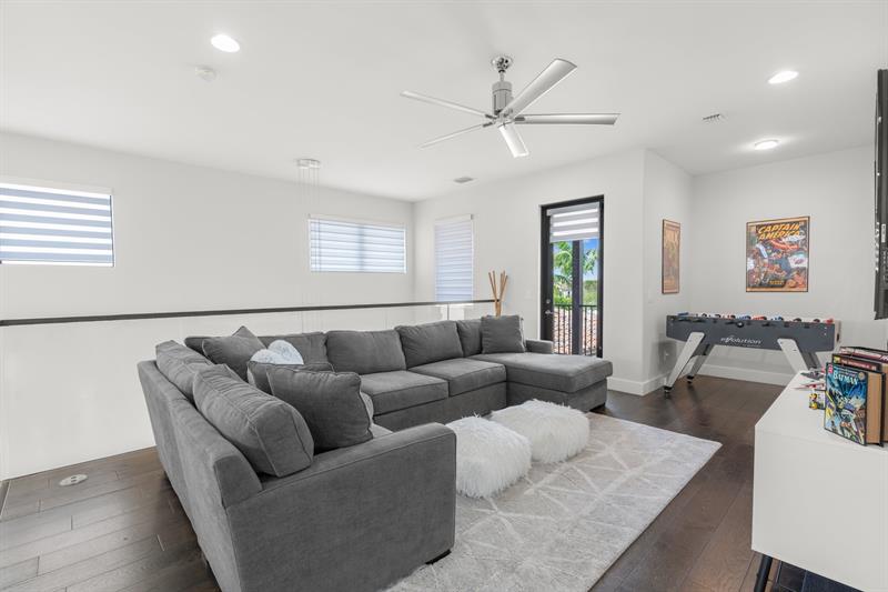 Image 31 of 74 For 8691 Waterview Ter