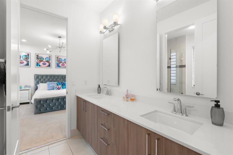 Image 37 of 74 For 8691 Waterview Ter