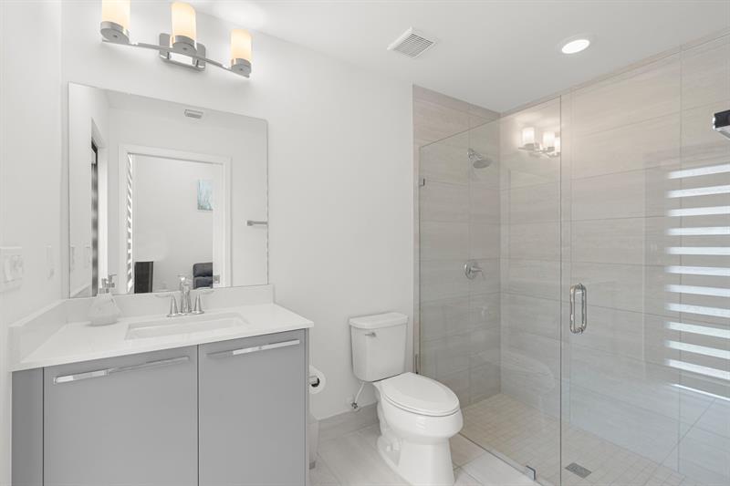 Image 44 of 74 For 8691 Waterview Ter