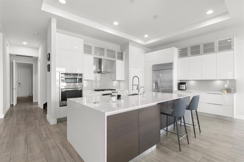 Image 8 of 74 For 8691 Waterview Ter