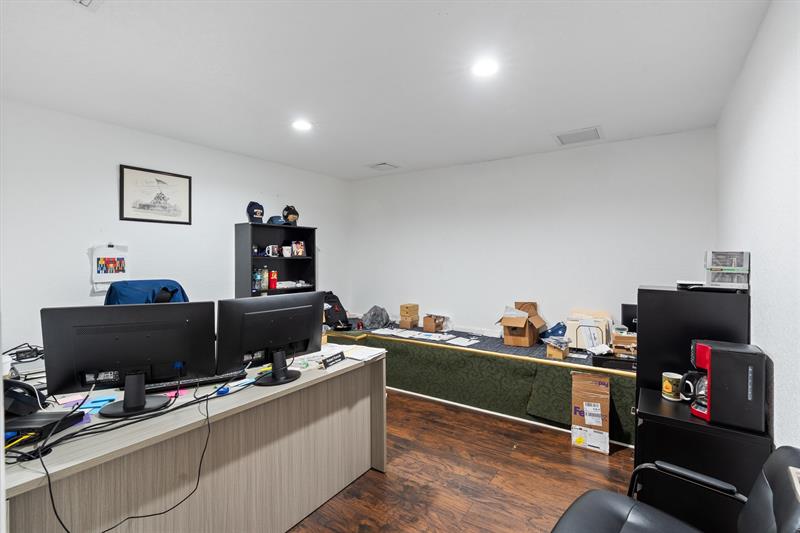 Image 11 of 22 For 120 Southridge Rd