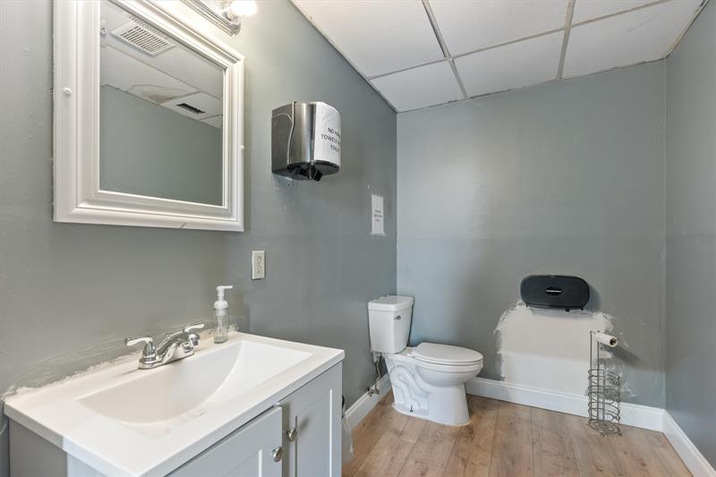 Image 17 of 22 For 120 Southridge Rd