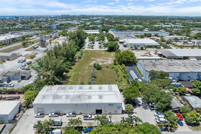 Image 3 of 22 For 120 Southridge Rd