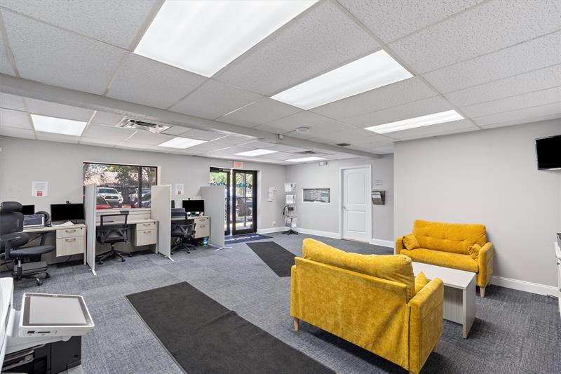 Image 5 of 22 For 120 Southridge Rd