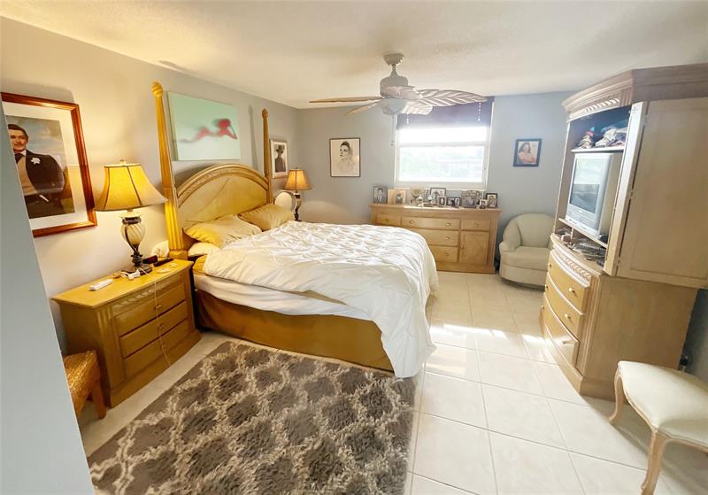 Image 22 of 55 For 6461 2nd Ave  5090