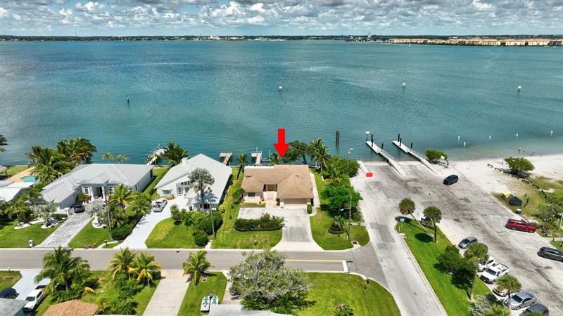 Image 3 of 41 For 1701 Bayshore Dr