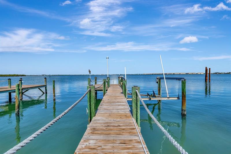 Image 36 of 41 For 1701 Bayshore Dr
