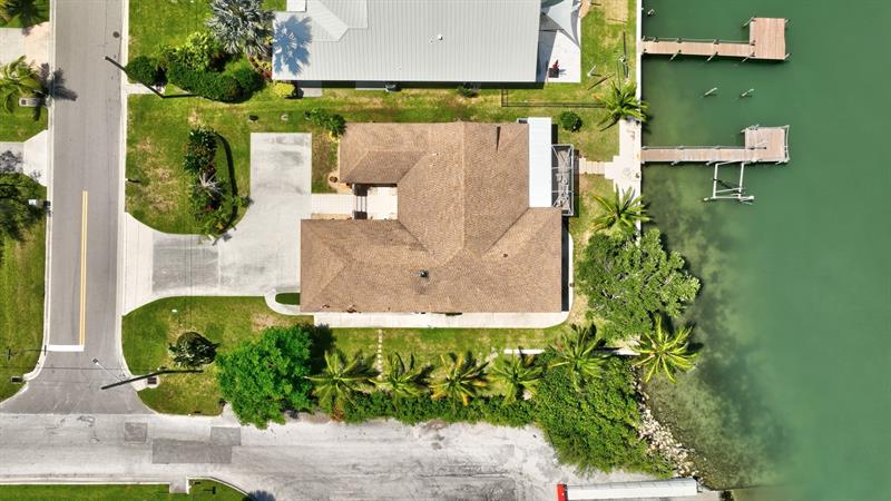 Image 38 of 41 For 1701 Bayshore Dr