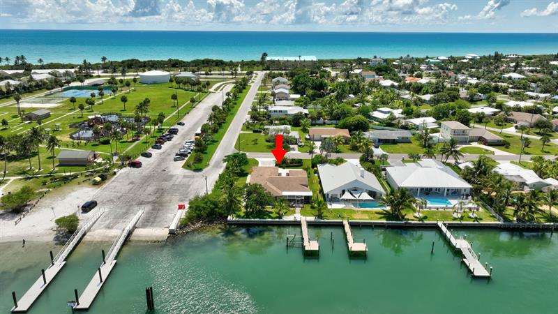 Image 4 of 41 For 1701 Bayshore Dr