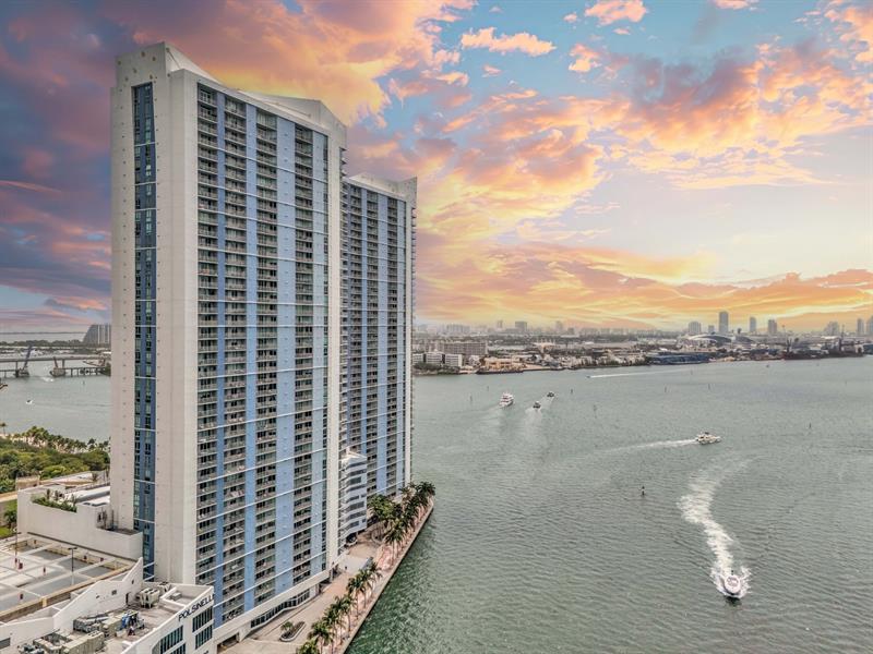Details for 325 Biscayne Blvd  Uph-14, Miami, FL 33131