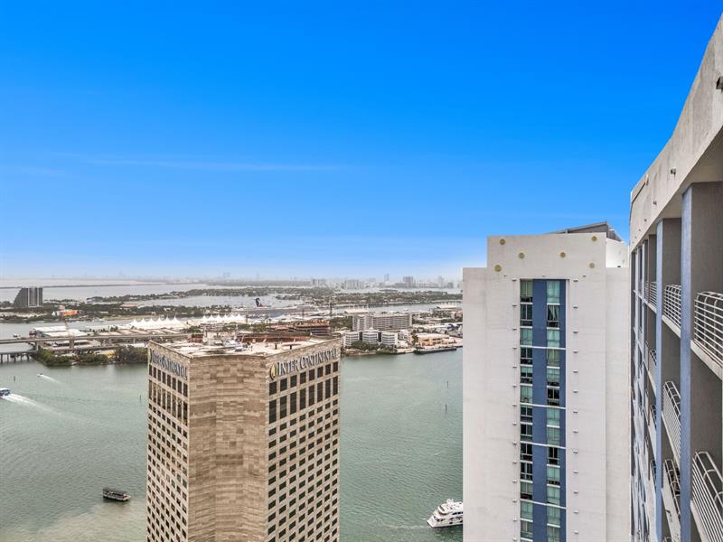 Image 5 of 15 For 325 Biscayne Blvd  Uph-14
