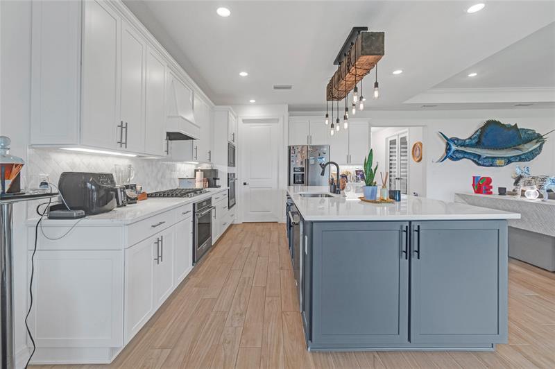 Image 10 of 71 For 4566 Silverwood Ln N