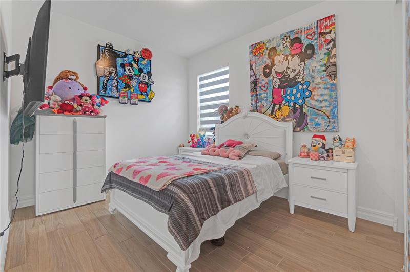 Image 23 of 71 For 4566 Silverwood Ln N