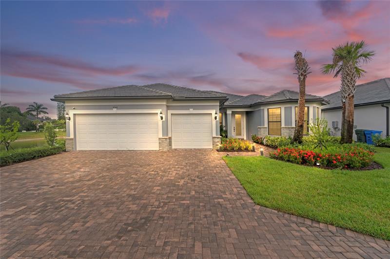Image 3 of 71 For 4566 Silverwood Ln N