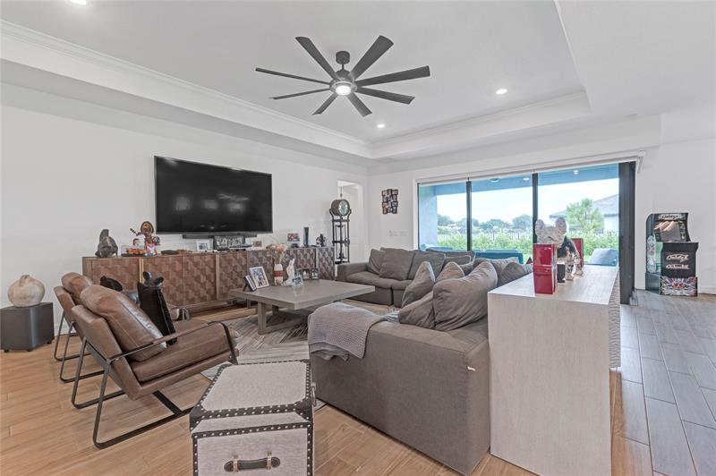 Image 32 of 71 For 4566 Silverwood Ln N