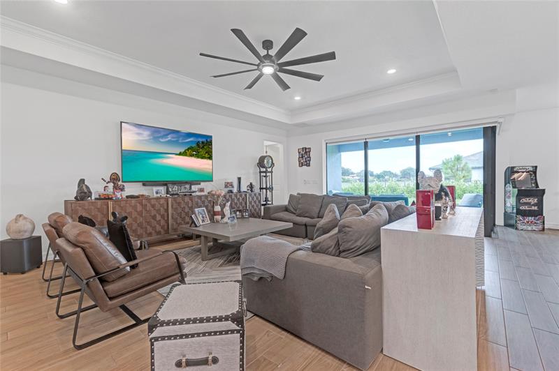 Image 33 of 71 For 4566 Silverwood Ln N