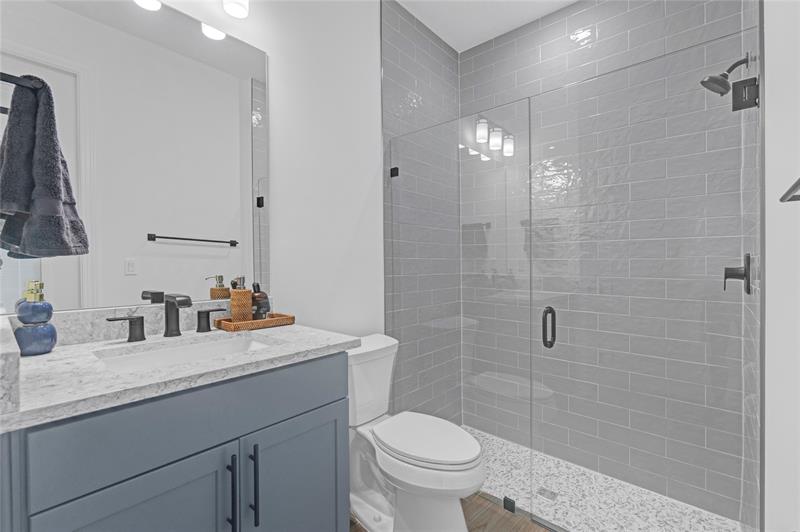 Image 40 of 71 For 4566 Silverwood Ln N
