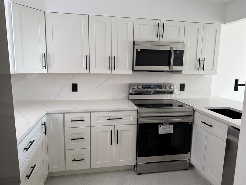 Details for 112 Royal Park Dr  4b, Oakland Park, FL 33309