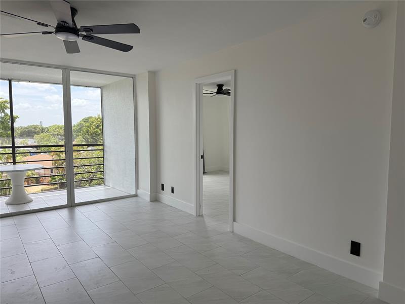Image 9 of 21 For 112 Royal Park Dr  4b