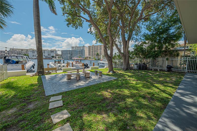 Image 11 of 58 For 2100 Diana Dr  310