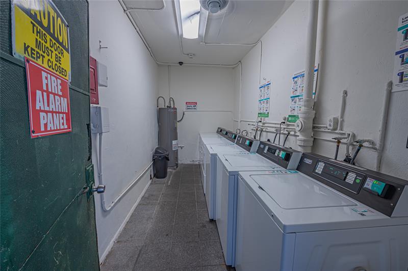 Image 13 of 58 For 2100 Diana Dr  310