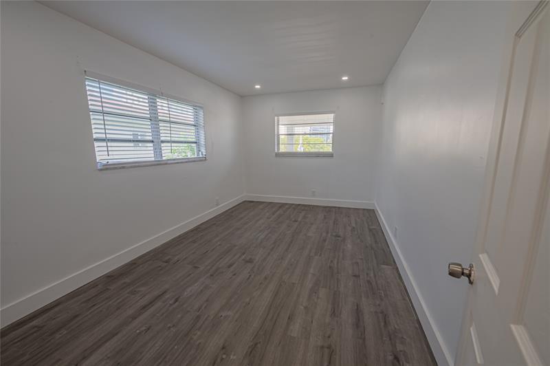 Image 16 of 58 For 2100 Diana Dr  310