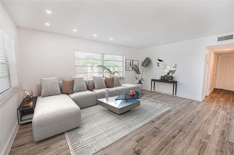 Image 22 of 58 For 2100 Diana Dr  310