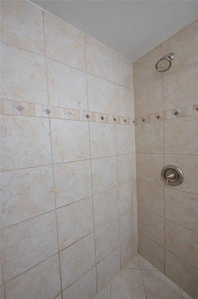 Image 44 of 58 For 2100 Diana Dr  310