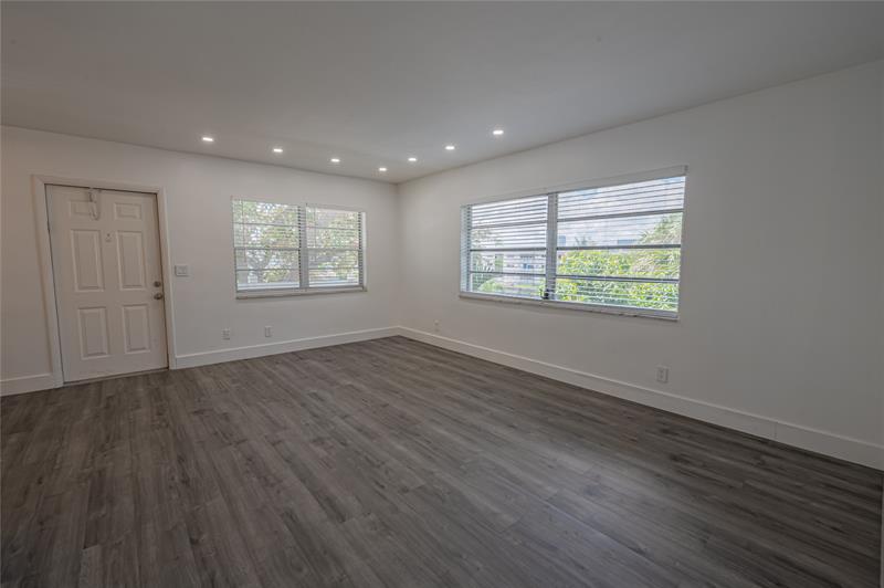 Image 46 of 58 For 2100 Diana Dr  310