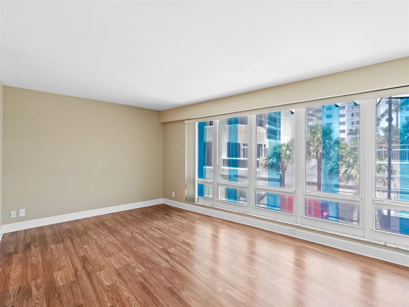 Image 13 of 39 For 4100 Galt Ocean Drive  109